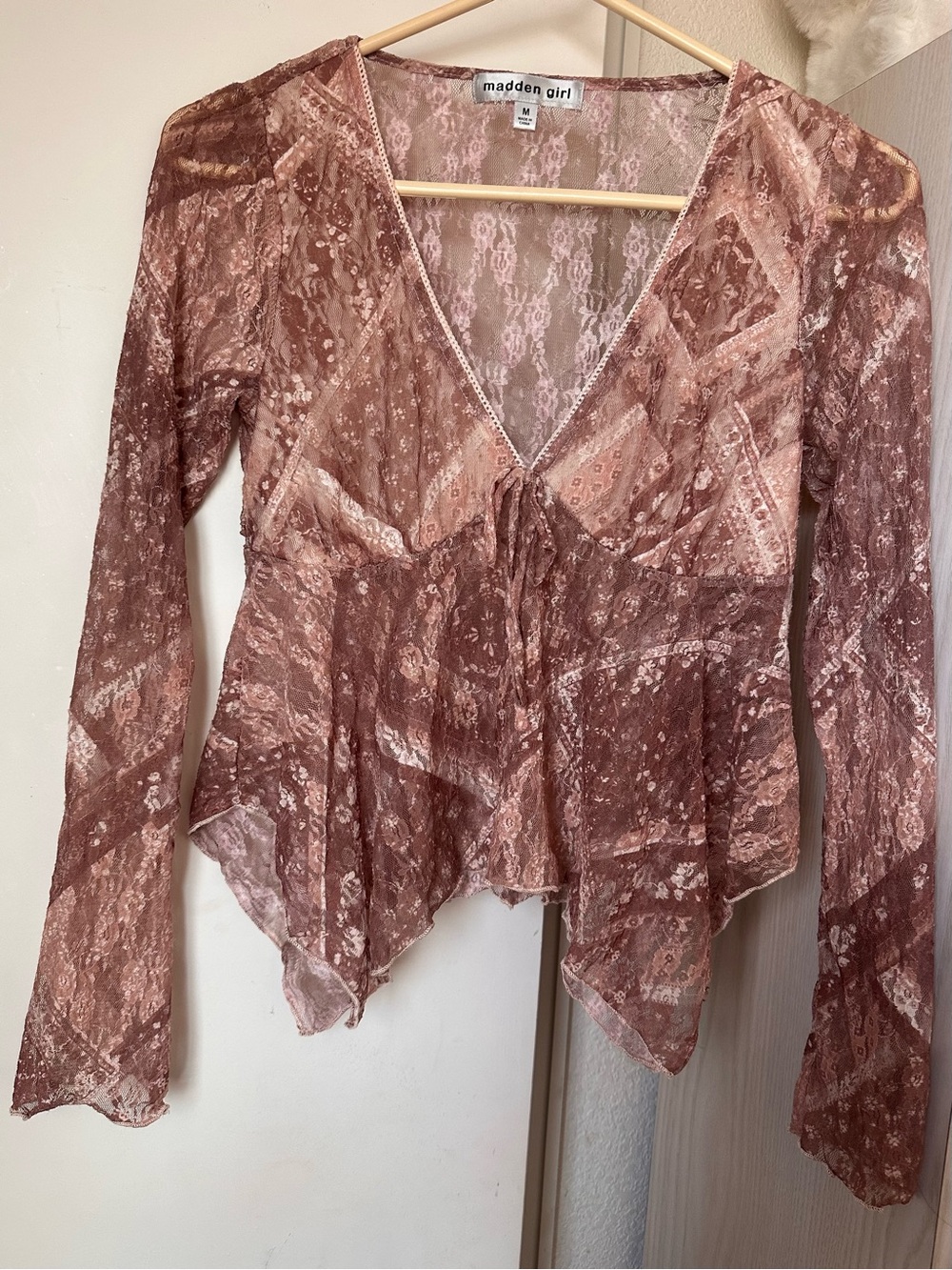 Madden Girl Dusty Rose Lace Tie-Front Blouse Junior M